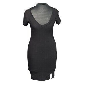 Black Short Sleeve V-Neck Bodycon Dress By Heart & Hips Size M